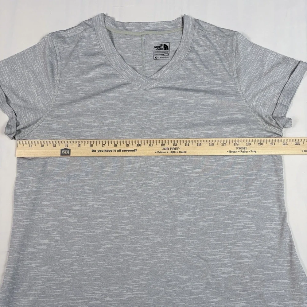 The North Face Flashdry Women's Gray Heather Short Sleeve V Neck T-Shirt - 2XL - Picture 5 of 9